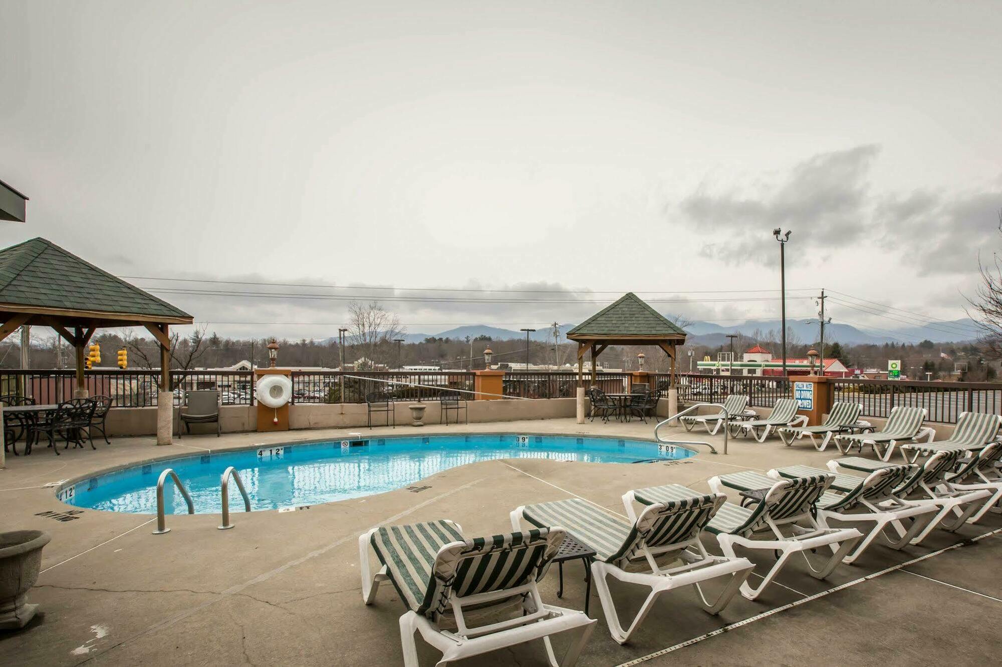 Quality Inn Black Mountain Buitenkant foto